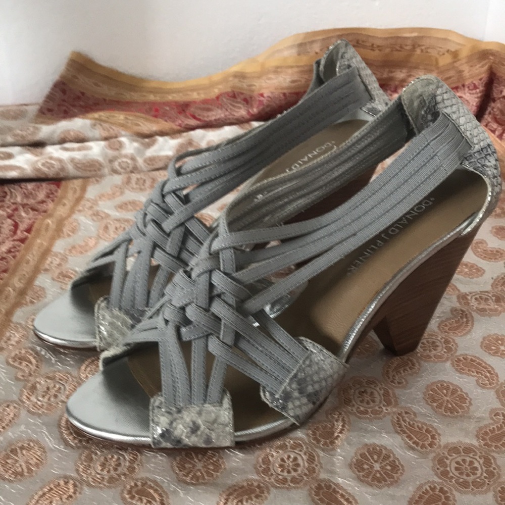 Donald J Pliner Grey sandals